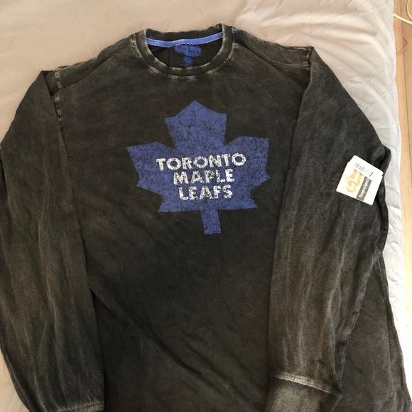 Men’s size xl maple leafs long sleeve shirt - Picture 1 of 2
